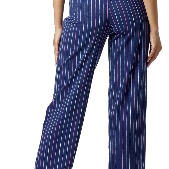NWT Hue Travel Modern Classic Pajama Pants - Picture 2 of 3